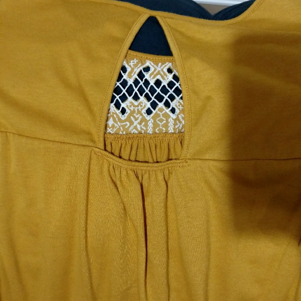 Blouse - Picture 2 of 2